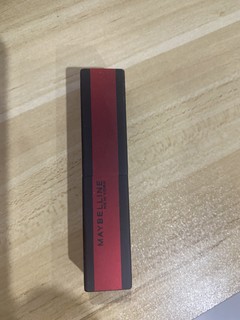 好看不拔干的美宝莲小红线口红
