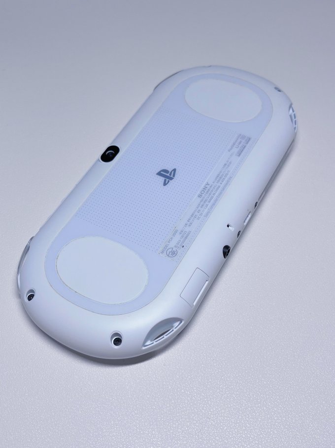 索尼游戏机怎么样 00后掌机女孩|psv2000_什么值得买