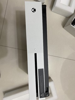 吃灰的港版xbox one终于找到新东家