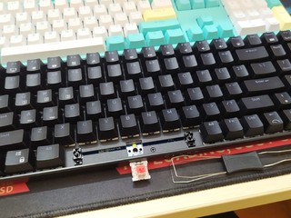 两百元级别的三模96热插拔机械键盘:RK860