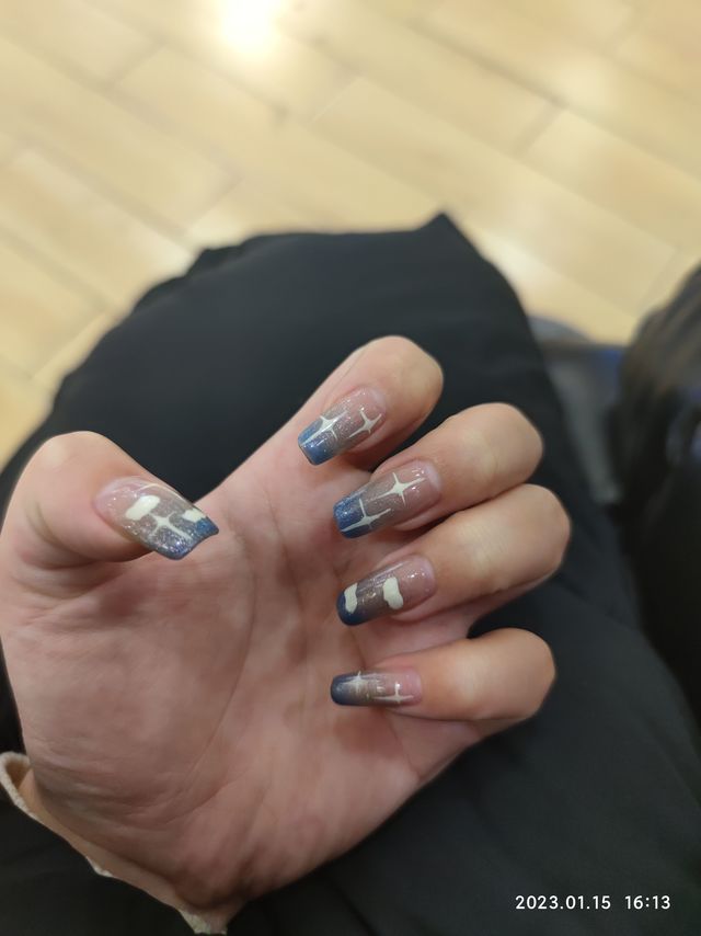 亮晶晶的新年美甲分享～