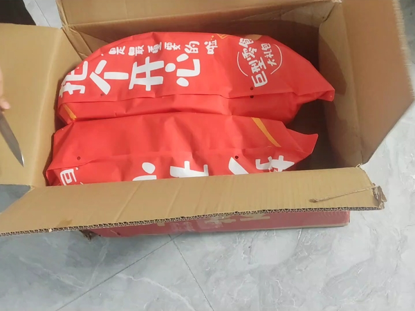 买一送一的百草味6斤大礼包