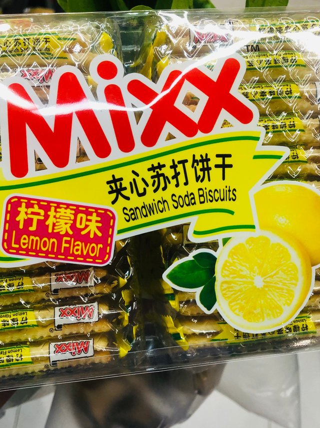 柠檬味的夹心饼干