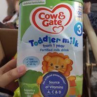 一岁多的小宝宝该喝什么样的奶粉呢
