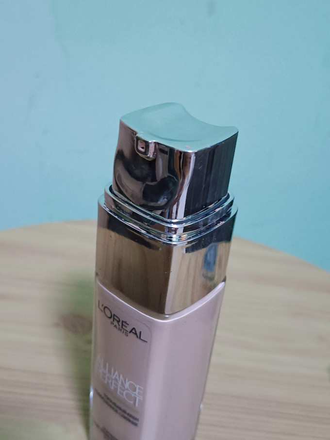 巴黎欧莱雅粉底液