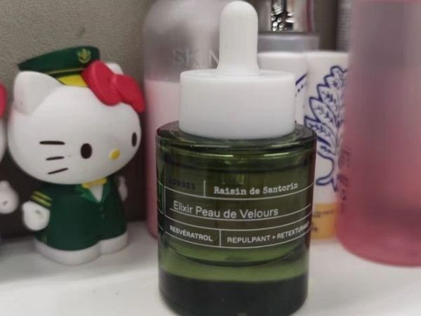 好推开，好吸收，皮肤使用感好，肤感清爽。