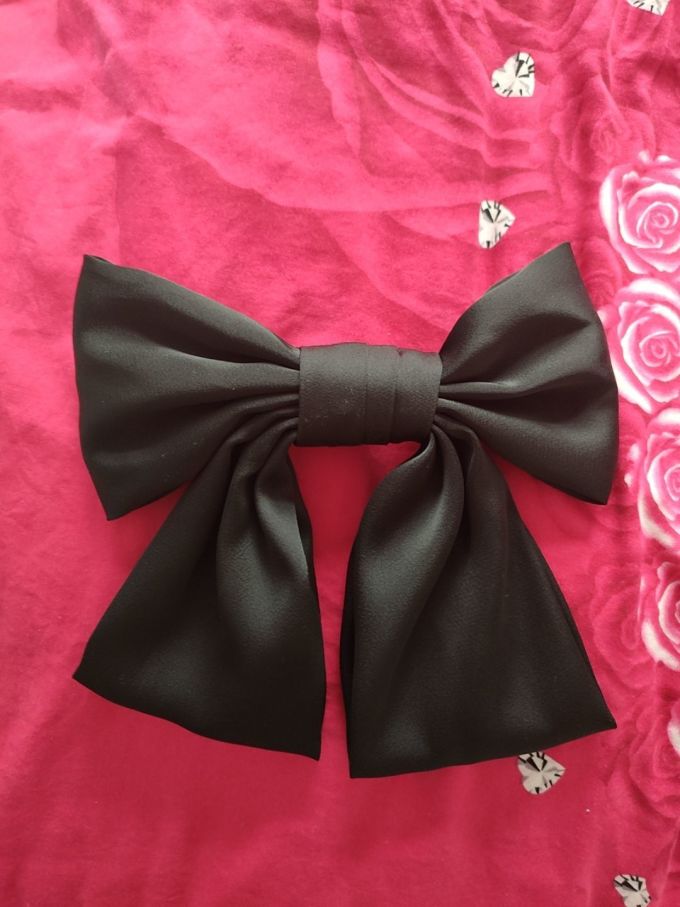 2023-01-17 13:40:39 在逃公主发夹黑色蝴蝶结抓夹大号女后脑勺发饰