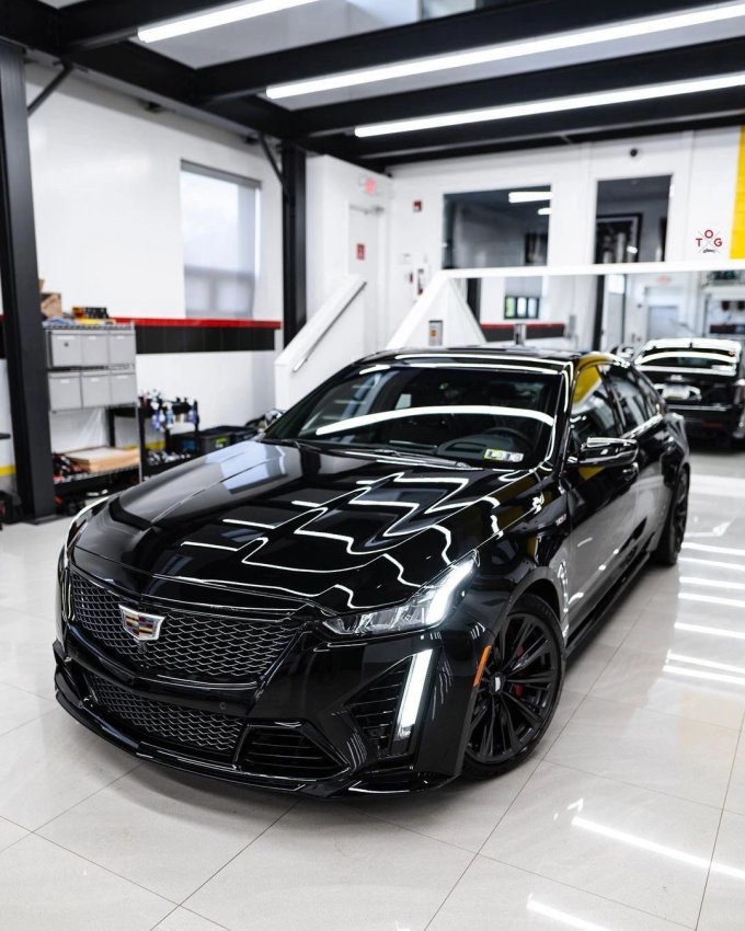 凯迪拉克轿车怎么样 凯迪拉克ct5-v blackwing黑色是真的帅_什么值得