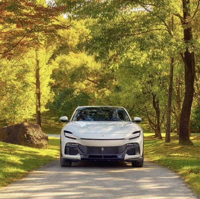 法拉利首款超跑suvpurosangue