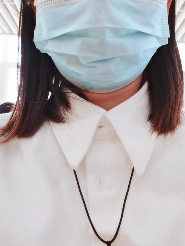 这款衬衣非常厚实，很好看。