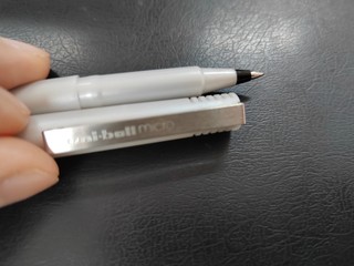 三菱uni中性笔