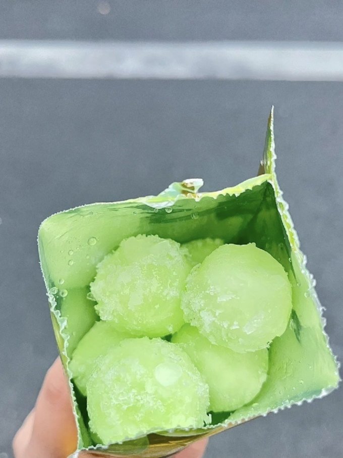 绝超爽的水晶葡萄冰