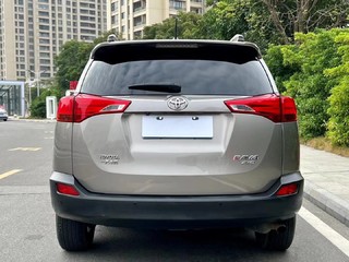 拿下14年丰田RAV4荣放2.5L四驱精英版