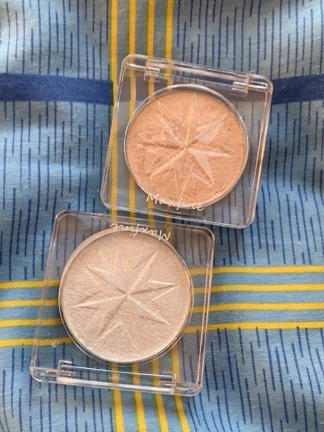 很闪非常好看是我买过最好看的一个高光了