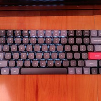 数码用品 篇四十：炫彩的RGB太晃眼，冷色白光的蓝牙矮轴超薄机械键盘用着真舒服。