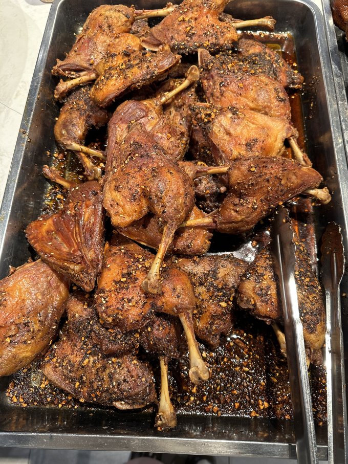 周黑鸭鸡鸭零食