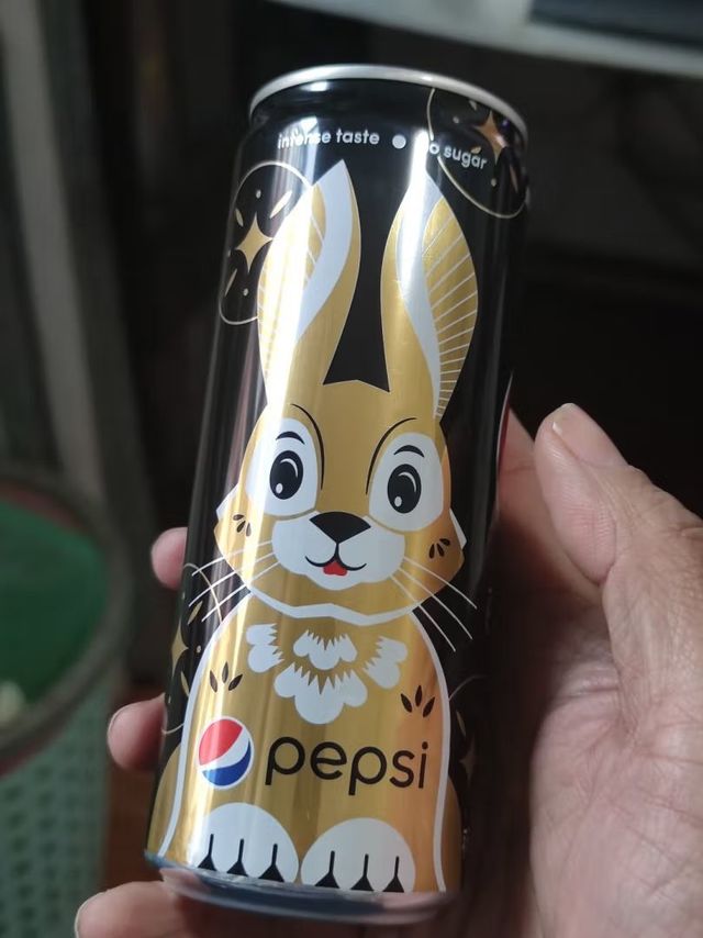 百事可乐兔年生肖罐
