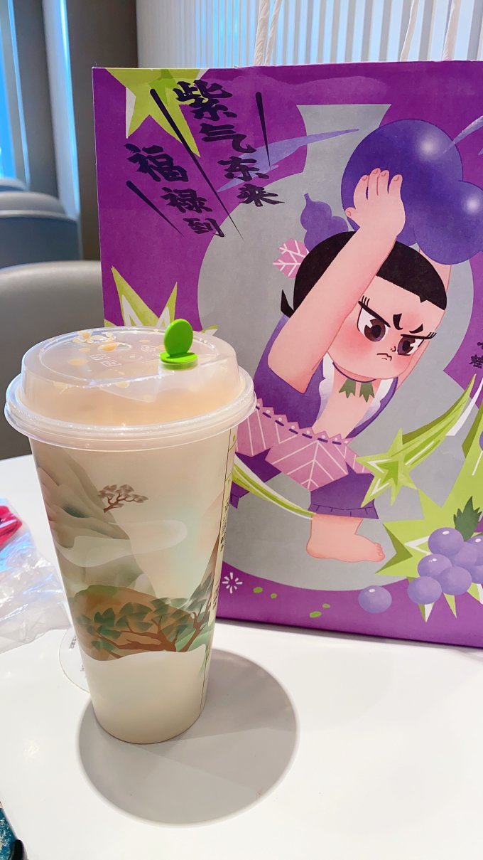 奈雪饮料怎么样 惊喜!居然在奈雪见到葫芦娃合体了_什么值得买