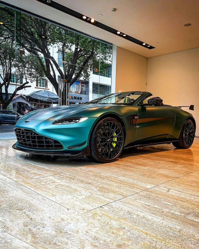 阿斯顿·马丁跑车