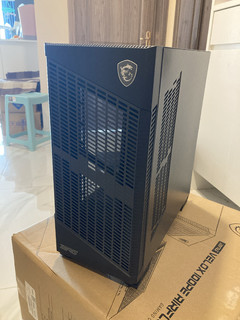 微星(MSI)刀锋Pro 中塔机箱