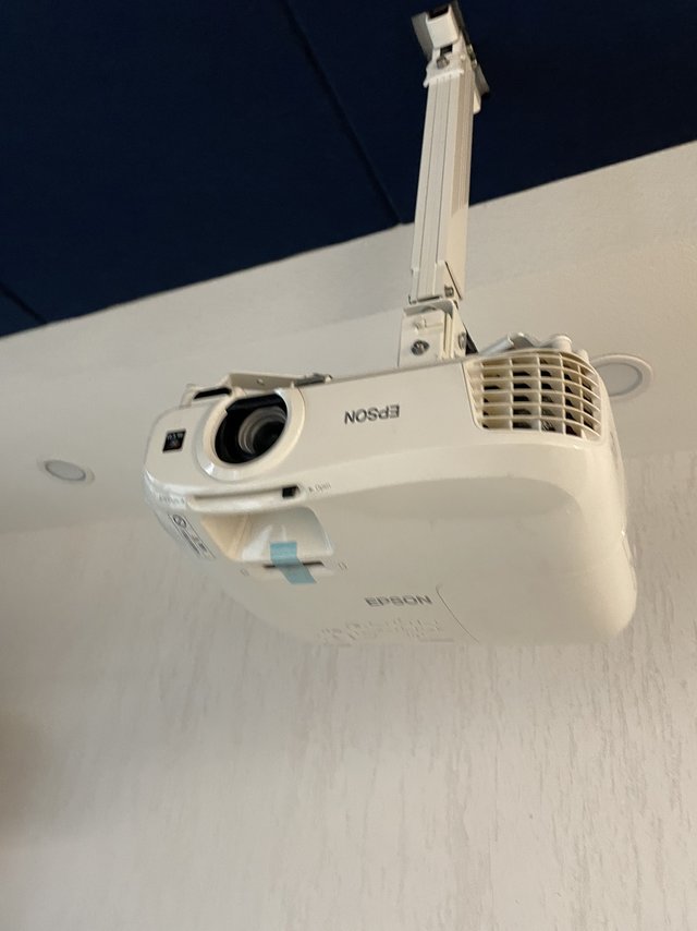 谁说在家就不能看电影了