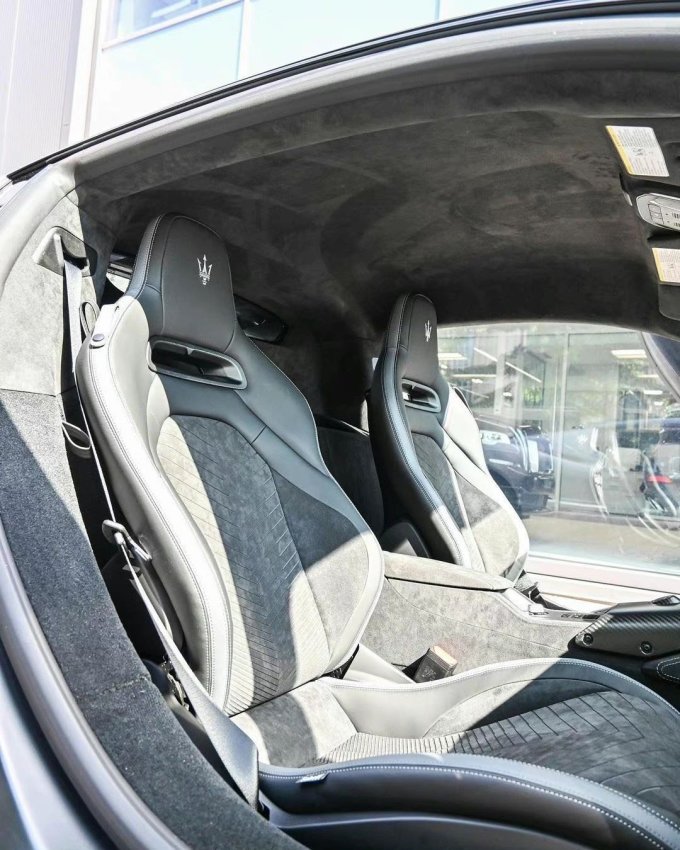 海王少玛莎拉蒂mc20