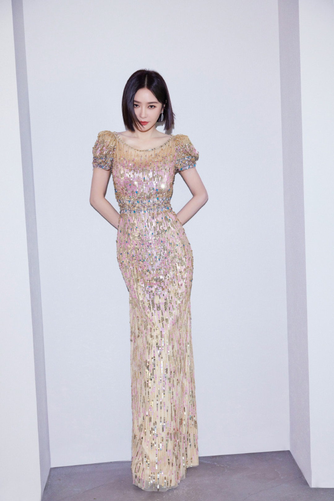 马凡舒中国传统礼服太惊艳!宋祖儿阿兰竟然穿了盖娅传说!