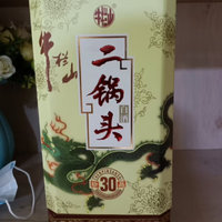 朋友小聚，来瓶牛栏山珍品二锅头