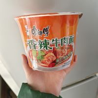 方便速食香辣牛肉面