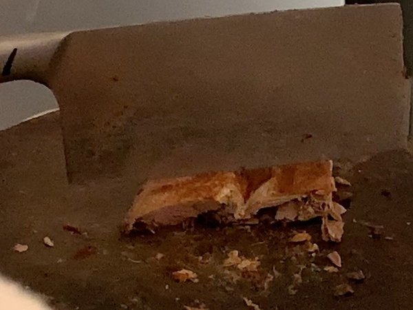 当代00后，切个烤鸭要用两把菜刀😓