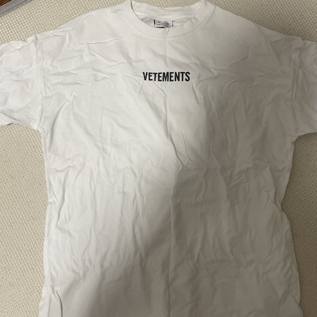 vetements 白色T恤