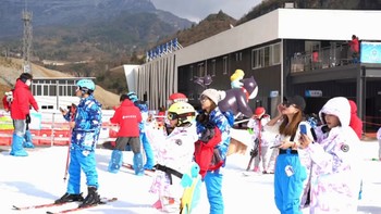 重庆新增奥悦湖畔滑雪场