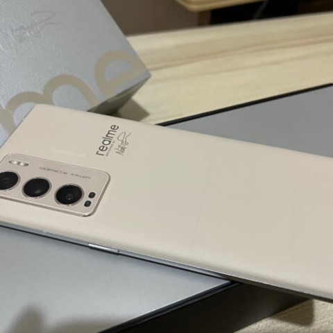 1500元左右，三款“8+256GB”大内存手机