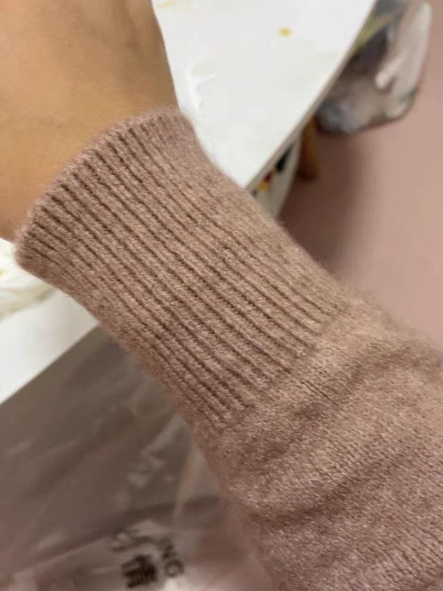 女款半高领宽松羊绒衫