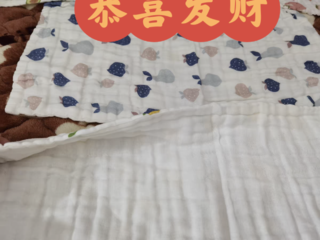 小宝宝的口水巾超级棒