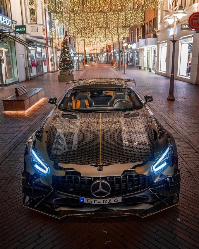 奔驰mercedesamggtr这涂装有点帅了