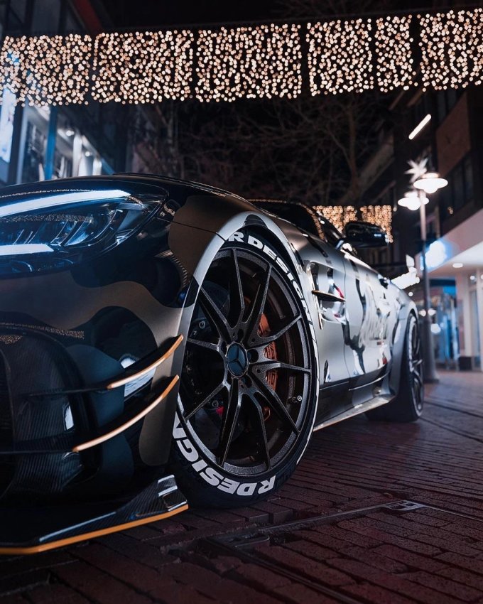 奔驰mercedesamggtr这涂装有点帅了