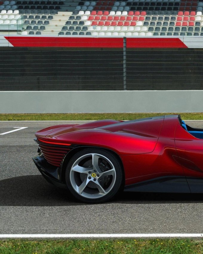 法拉利又双聂发布新车了daytonasp3