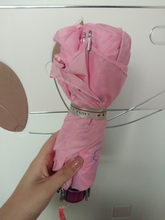 少女心满满的粉色雨伞