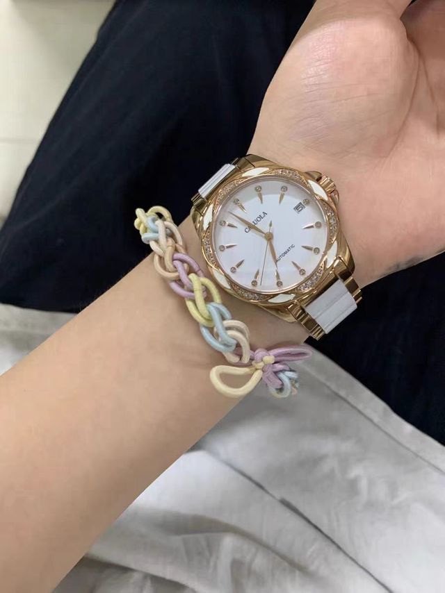 卡罗莱女士手表新款皮带