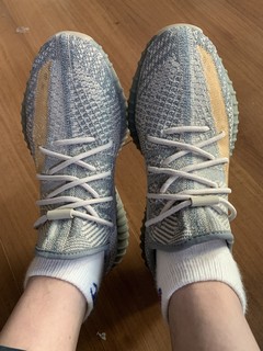 曾经火红的adidas Yeezy 350椰子鞋