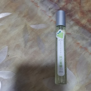 名创优品闪闪香水