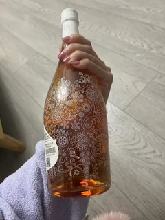 买来做装饰的起泡酒