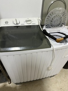 荣事达半自动洗衣机