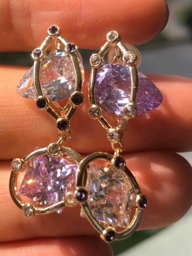 非常有设计感的一对耳坠