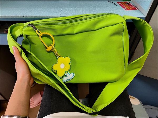 极简ins风斜挎帆布包