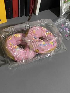 喜欢吃甜甜圈的无脑冲🍩