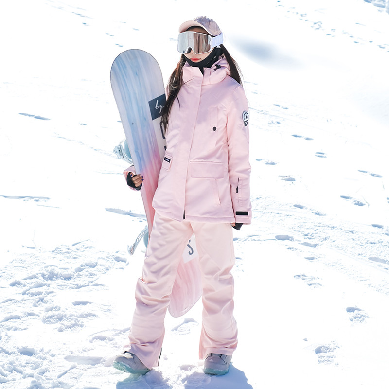 这个浪漫的冬天一起去滑雪吧🎿