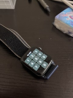 男朋友四年前买的苹果手表，现在还能用