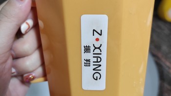 不用时可以套在牙刷架上作为防尘罩使用